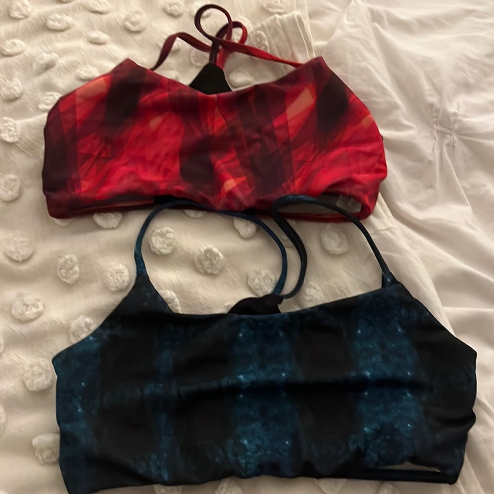 Soul cycle strapped bras size small.